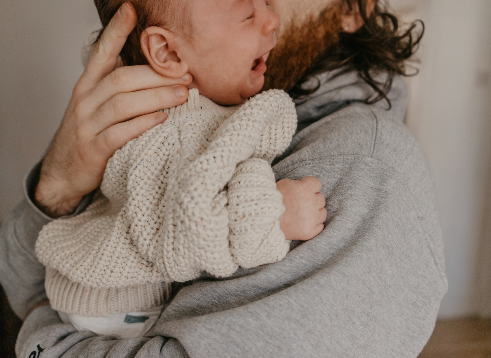 Does my child have sleeping problems? Baby often wakes up at night Photo by Toa Heftiba on Unsplash